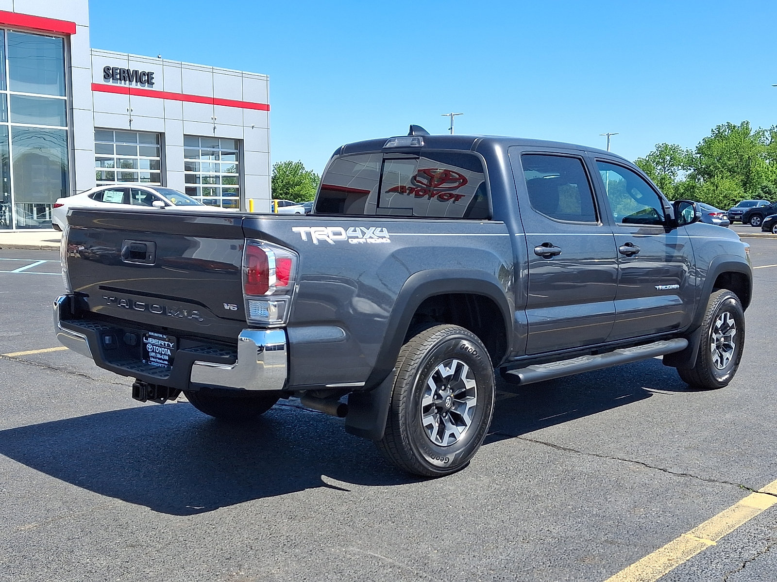 Used 2023 Toyota Tacoma TRD Off-Road AWD/4WD image 6