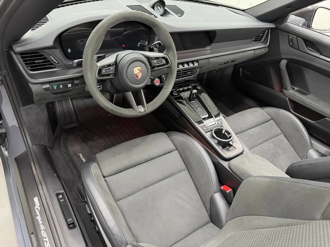 Used 2026 Porsche 911 Targa 4 GTS AWD/4WD image 3