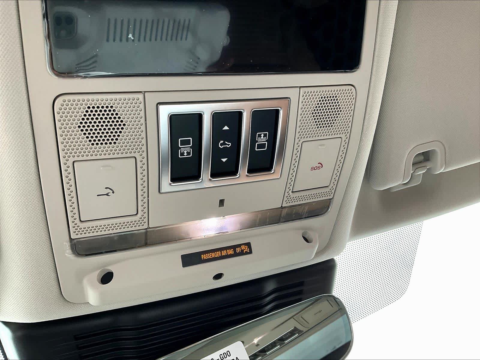 New 2025 Land Rover Discovery Metropolitan Edition AWD/4WD image 23