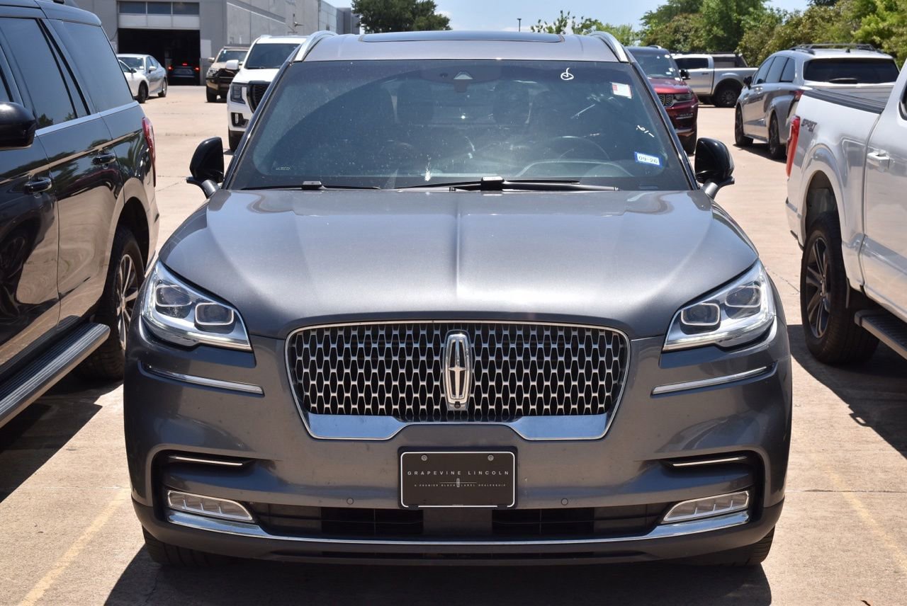 Used 2021 Lincoln Aviator Reserve w/ Equipment Group 202A AWD/4WD image 3