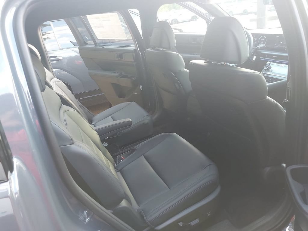 New 2027 Hyundai Santa Fe Calligraphy FWD image 11