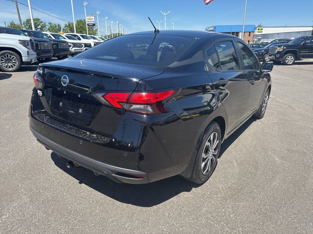 Used 2020 Nissan Versa S FWD image 5