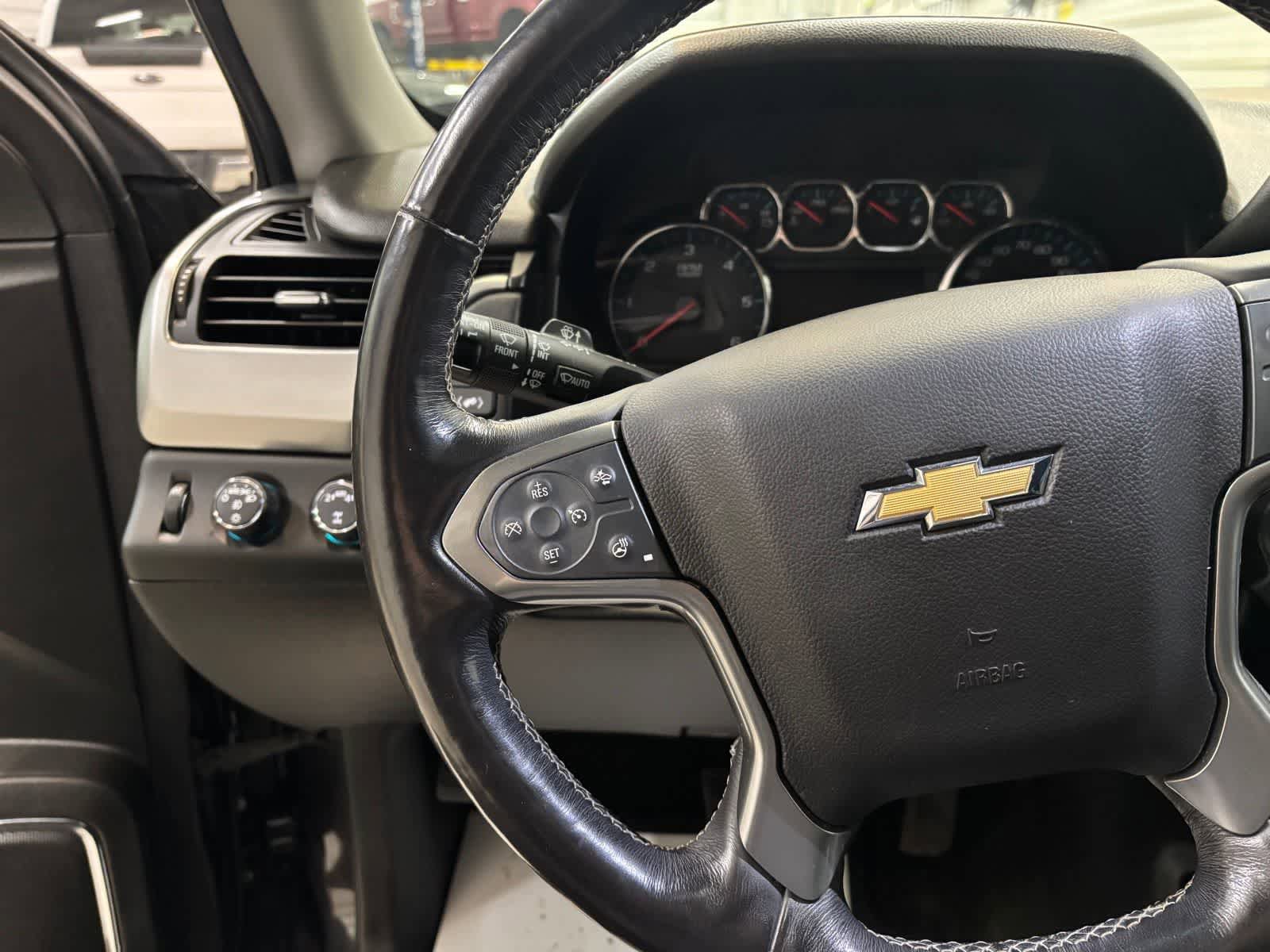 Used 2018 Chevrolet Tahoe LT w/ Luxury Package AWD/4WD image 16