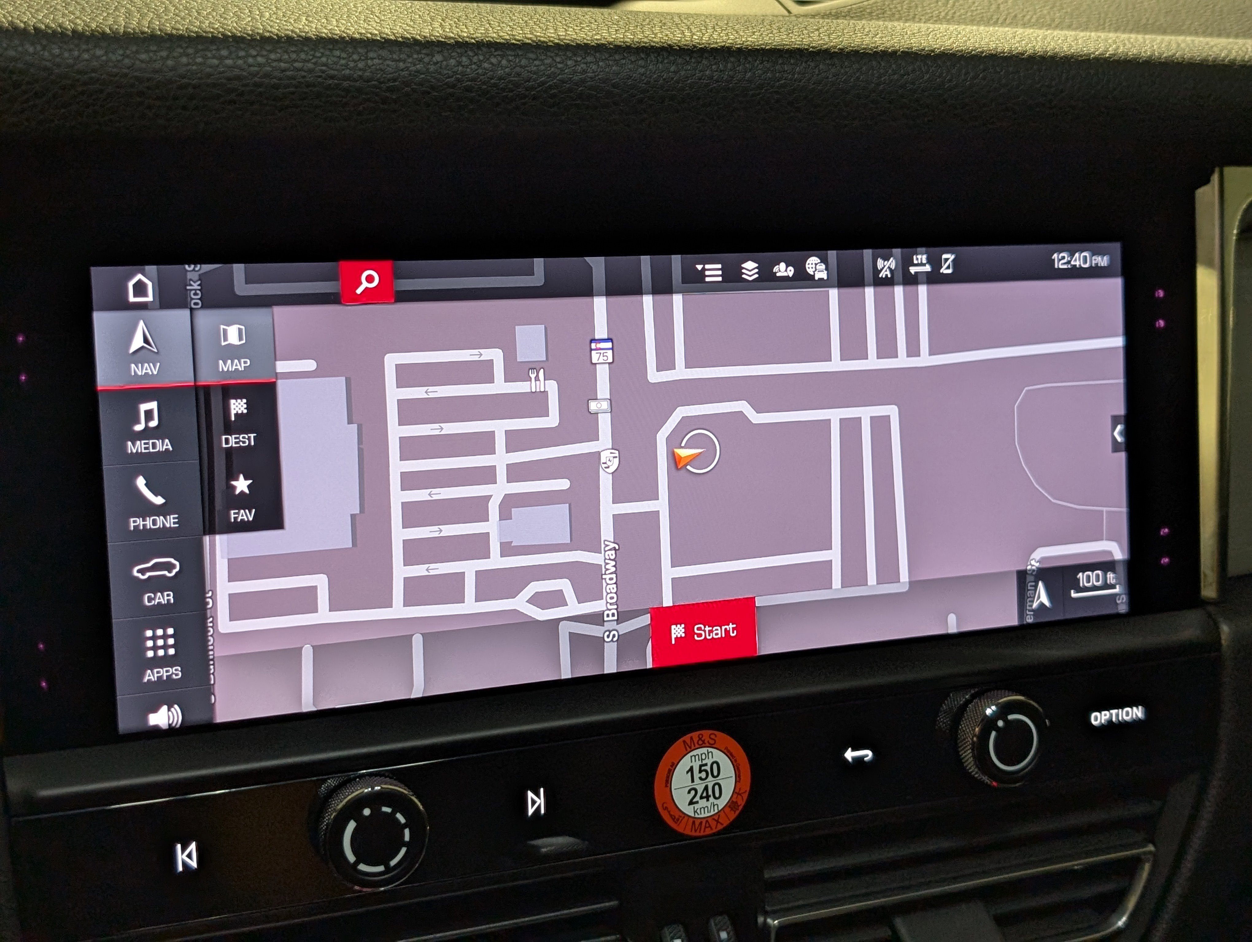 Certified 2026 Porsche Macan AWD/4WD image 36
