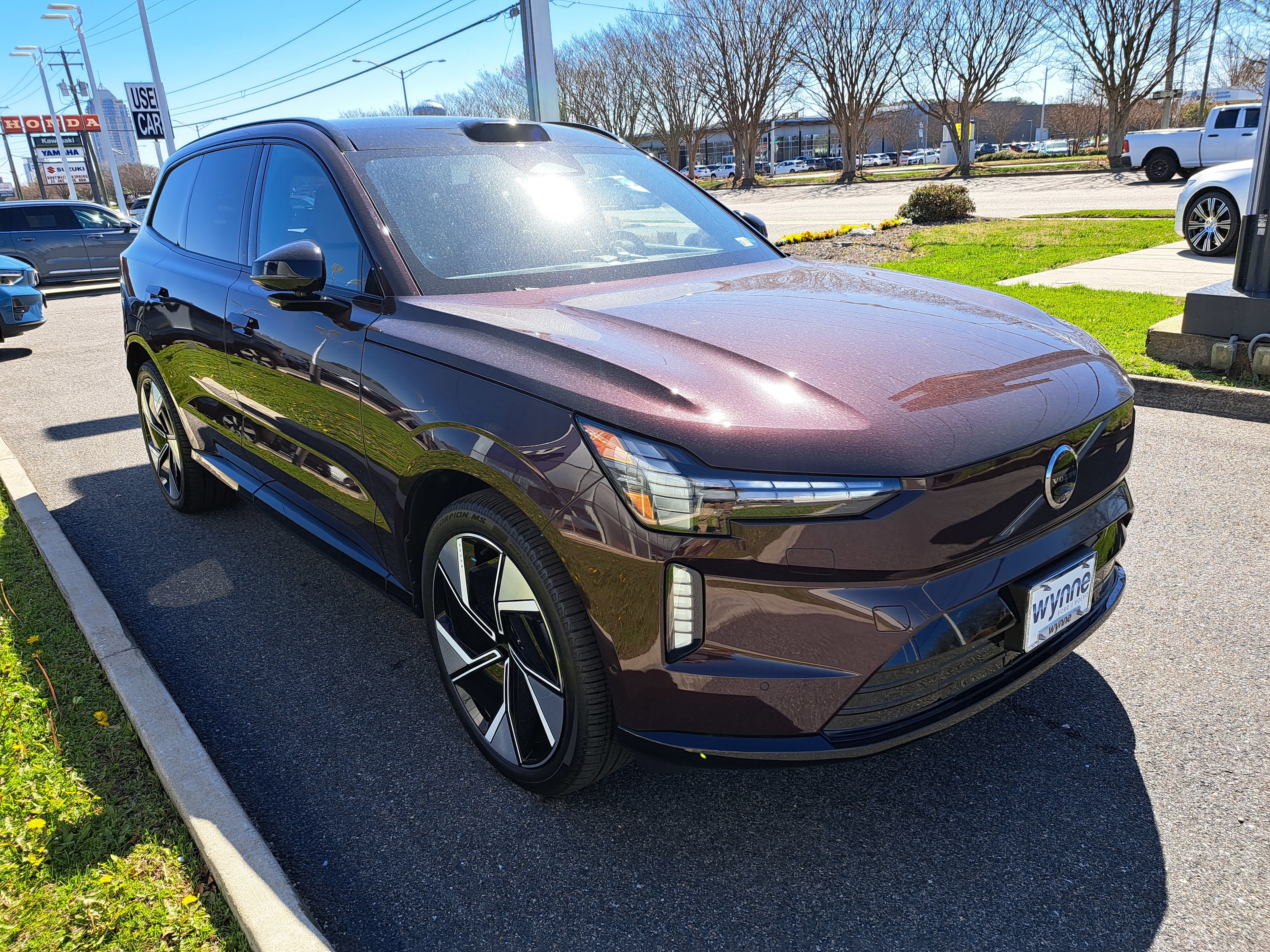 New 2025 Volvo EX90 Ultra image 2