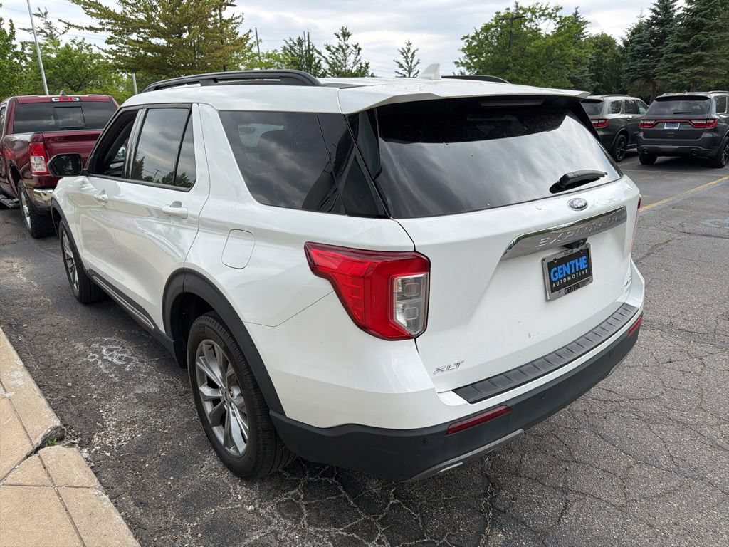 Used 2022 Ford Explorer XLT w/ Equipment Group 202A AWD/4WD image 4