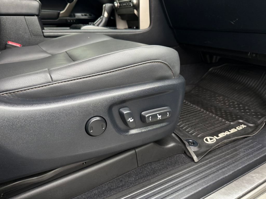 Used 2020 Lexus GX 460 Premium w/ Premium Package image 22