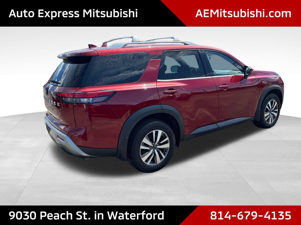 Used 2023 Nissan Pathfinder SL AWD/4WD image 7