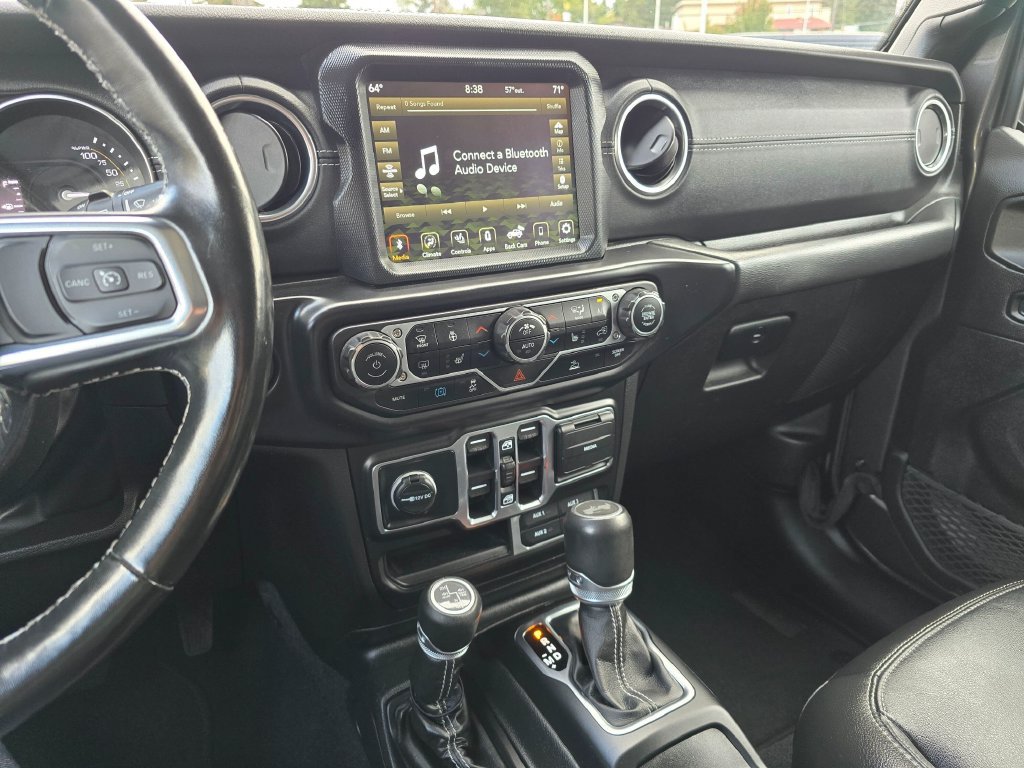 Used 2022 Jeep Wrangler Unlimited Sahara w/ Cold Weather Group AWD/4WD image 22