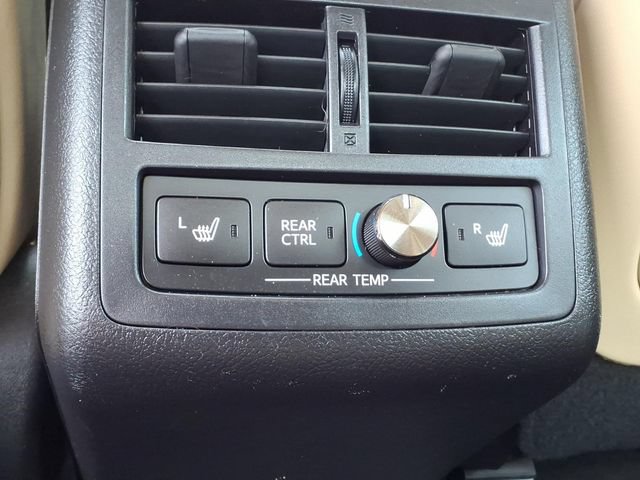 Used 2014 Toyota Avalon Limited FWD image 12