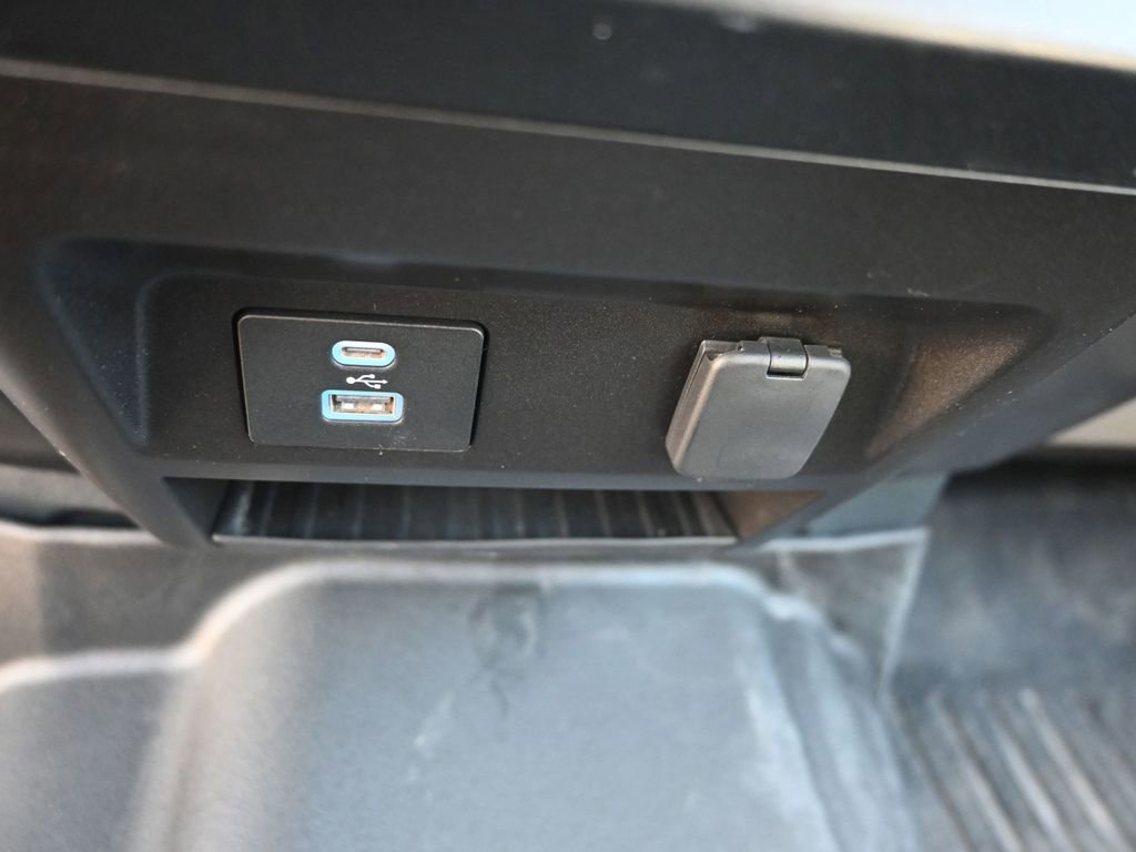 Used 2022 Ford F350 XLT w/ XLT Premium Package image 22