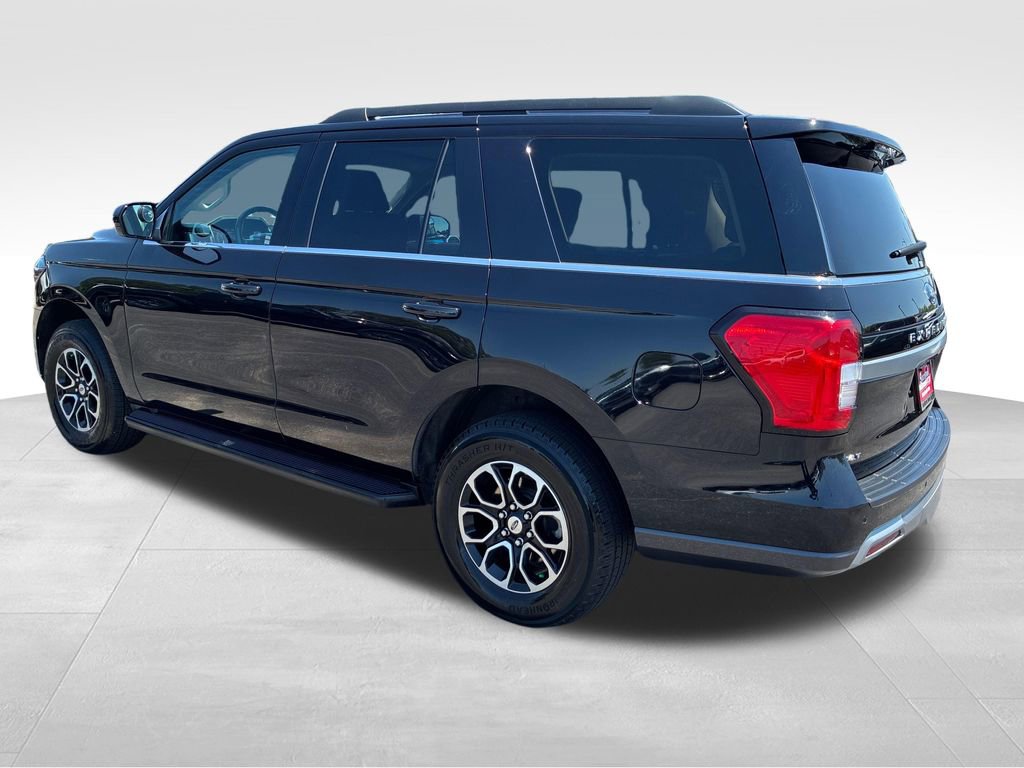 Used 2024 Ford Expedition XLT AWD/4WD image 3