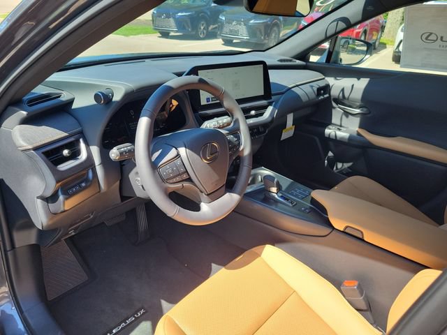 New 2026 Lexus UX 300h AWD image 17