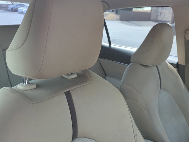 Used 2019 Toyota Camry LE image 20