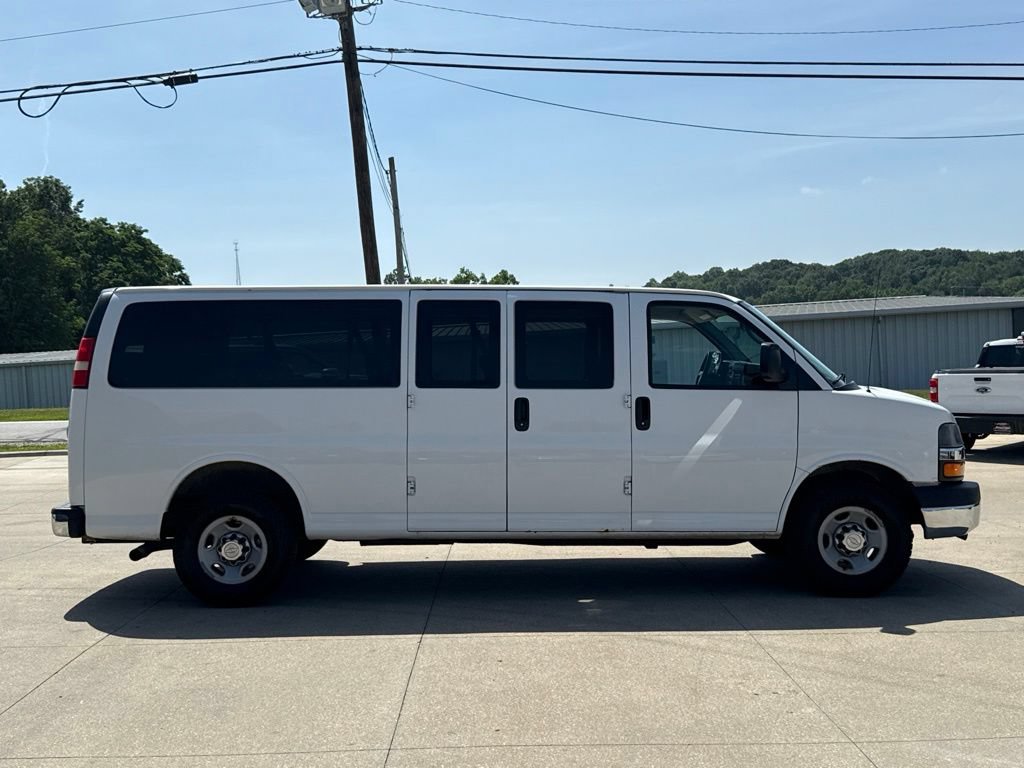 Used 2015 Chevrolet Express 3500 LT w/ LT Preferred Equipment Group RWD image 17