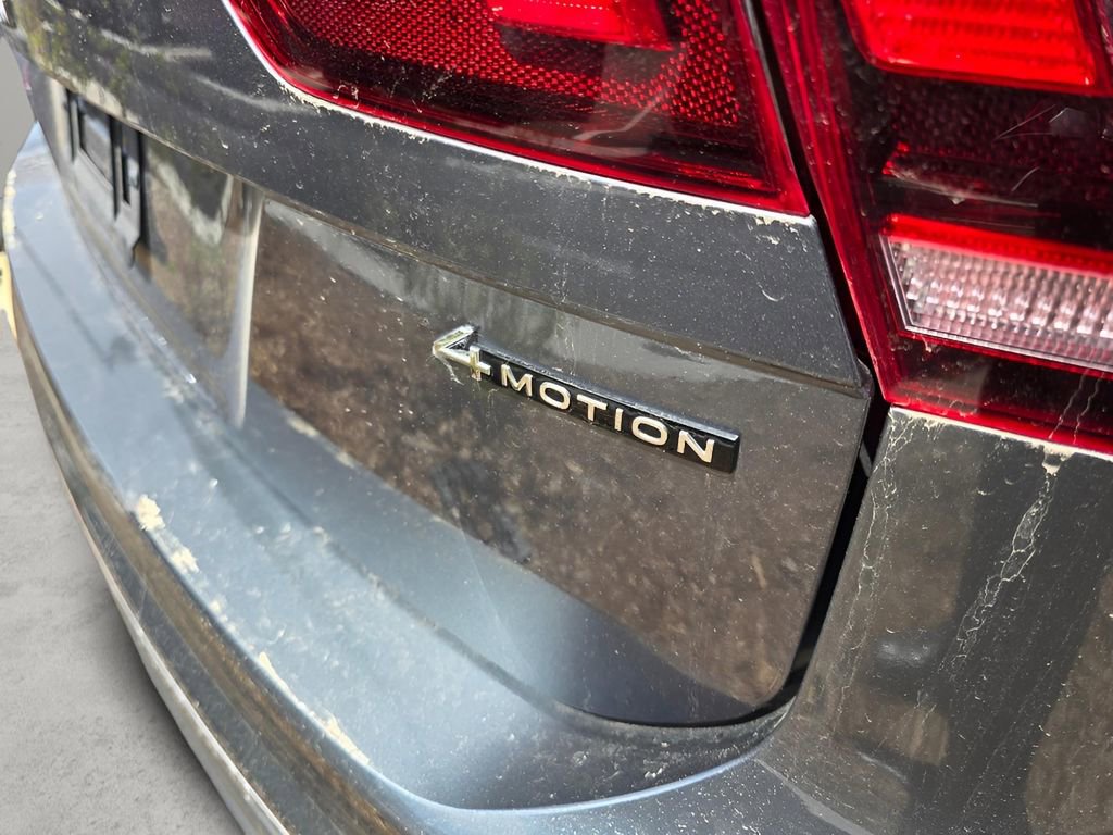 Used 2022 Volkswagen Tiguan SE w/ Panoramic Sunroof Package image 30