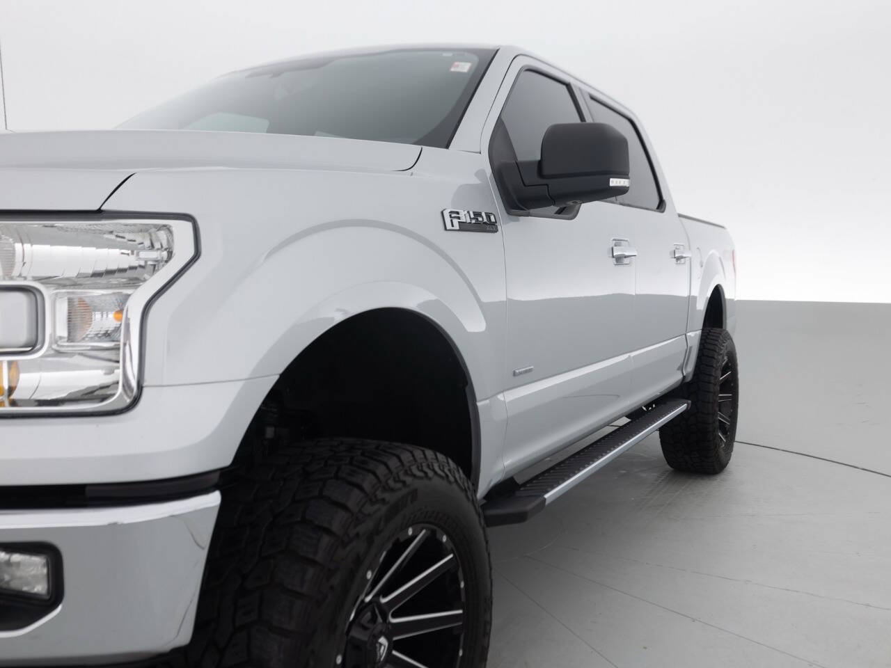 Used 2016 Ford F150 XLT w/ Equipment Group 302A Luxury AWD/4WD image 12