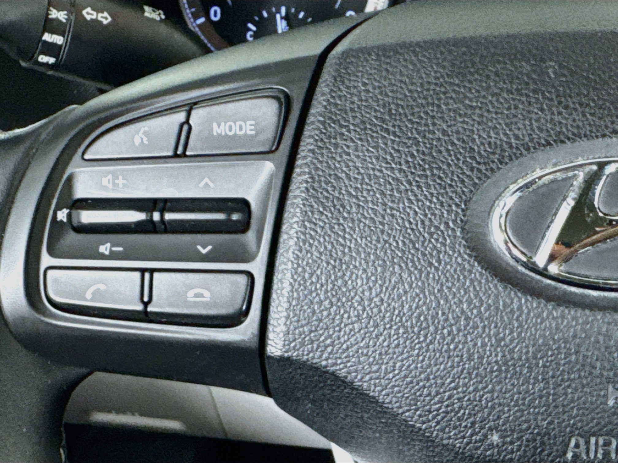 Used 2021 Hyundai Venue SEL FWD image 11