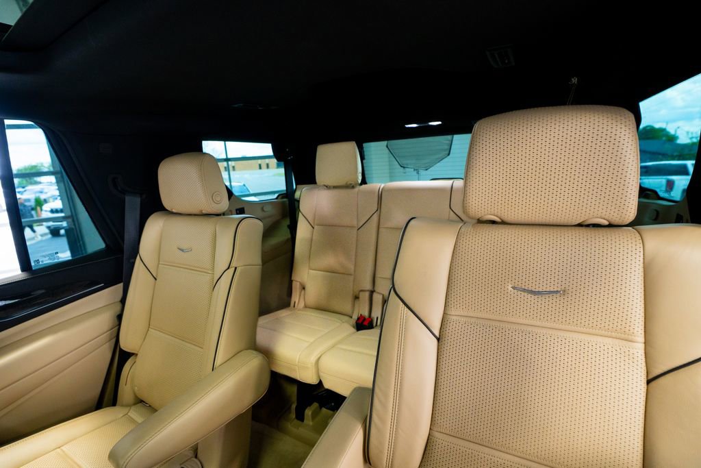 Used 2021 Cadillac Escalade Premium Luxury image 55