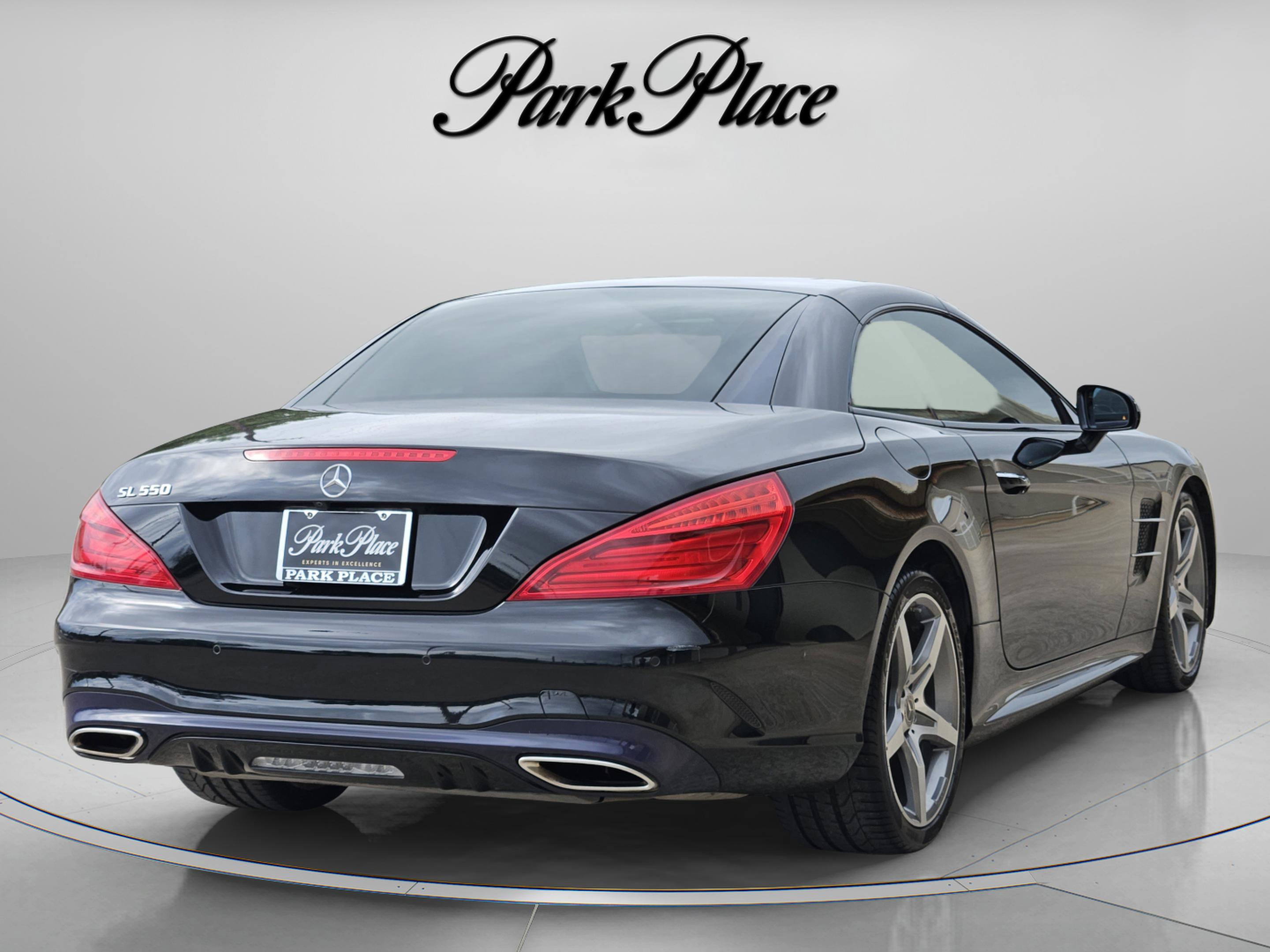 Used 2017 Mercedes-Benz SL 550 image 4