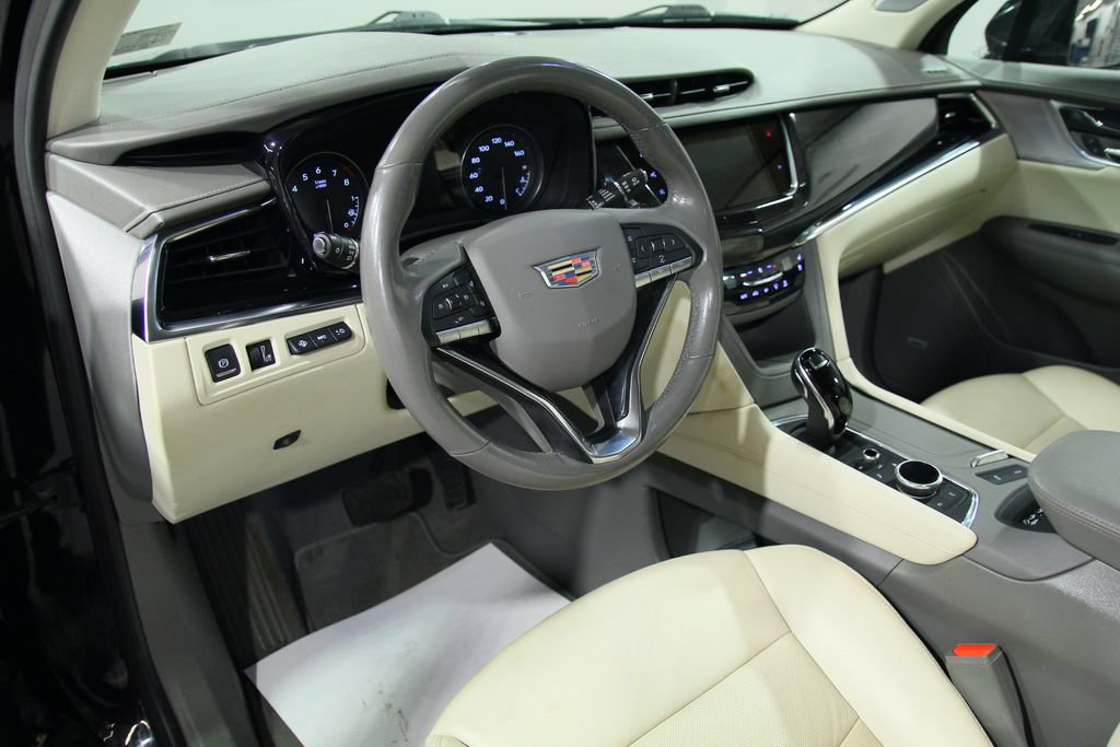 Used 2022 Cadillac XT6 Premium Luxury w/ Technology Package AWD/4WD image 18
