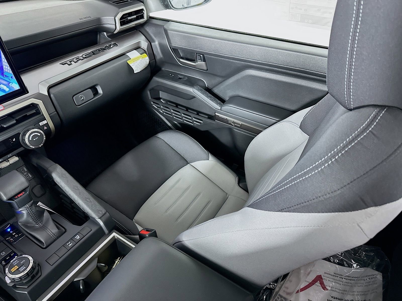 New 2025 Toyota Tacoma TRD Off-Road image 25