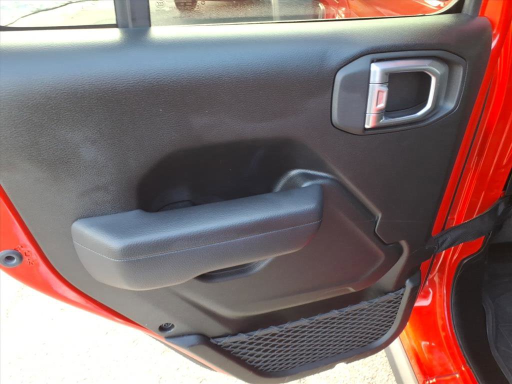 Used 2025 Jeep Wrangler Willys image 22