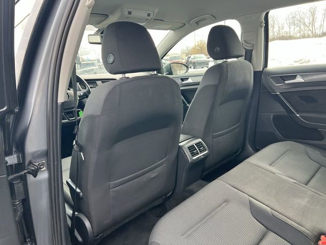 Used 2018 Volkswagen Golf S image 16