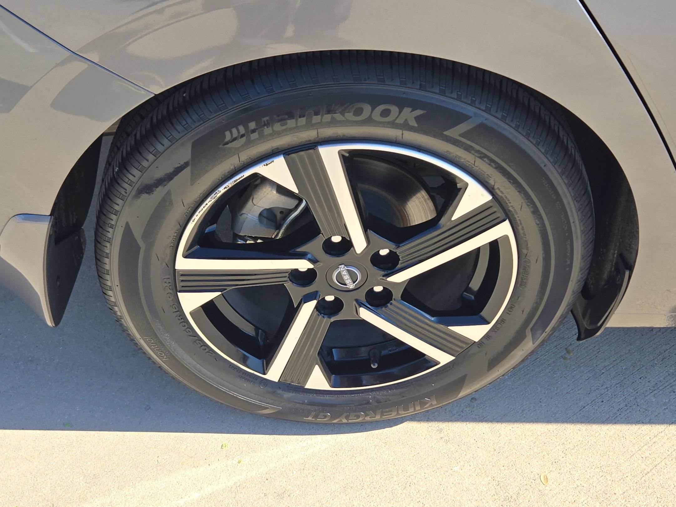 Certified 2024 Nissan Sentra SV FWD image 31