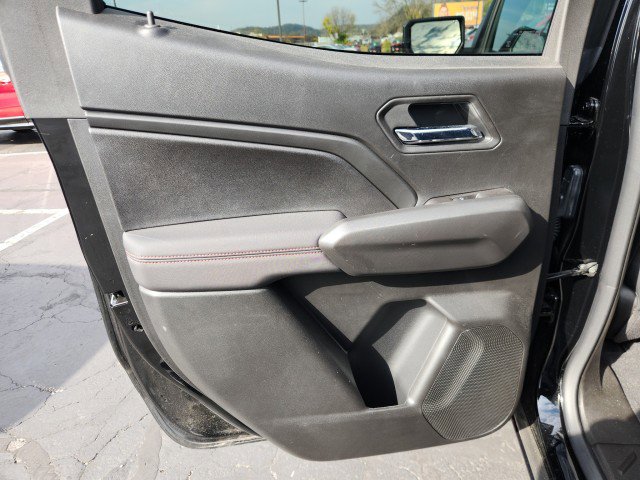 Used 2025 Chevrolet Colorado Z71 w/ Technology Package image 23