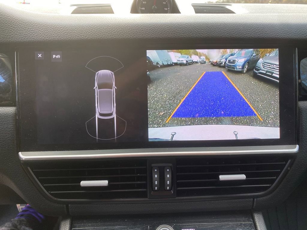 Used 2020 Porsche Cayenne S image 21