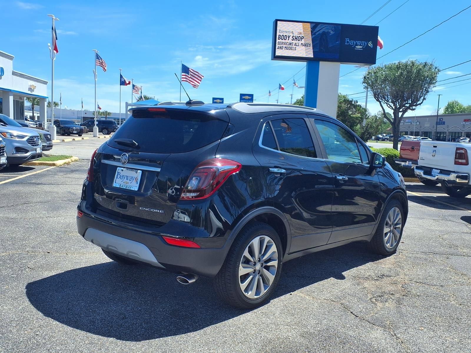 Used 2019 Buick Encore Preferred image 2