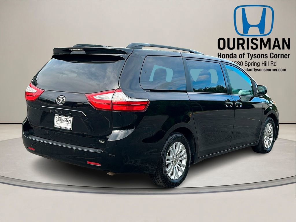 Used 2017 Toyota Sienna XLE w/ XLE Navigation Package FWD image 4