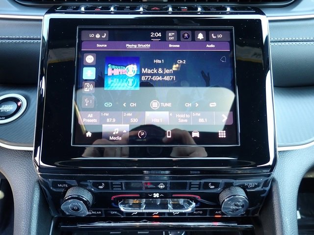 New 2025 Jeep Grand Cherokee Laredo w/ Luxury Tech Group I image 21