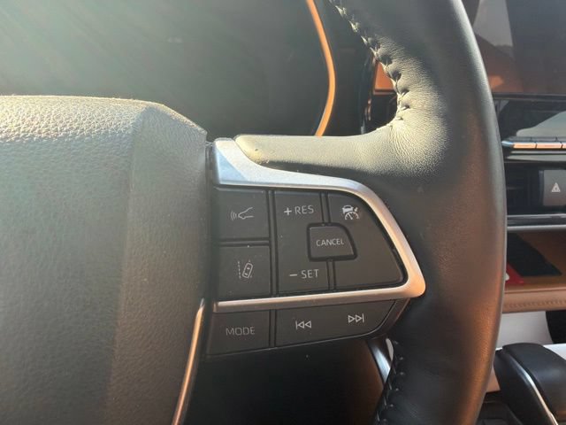 Used 2024 Toyota Highlander Platinum AWD/4WD image 47