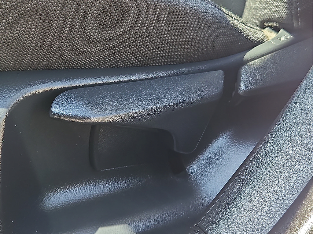 Used 2025 Toyota Corolla LE FWD image 18
