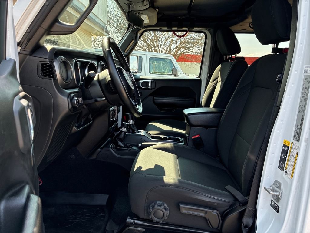 Used 2022 Jeep Gladiator Sport AWD/4WD image 11