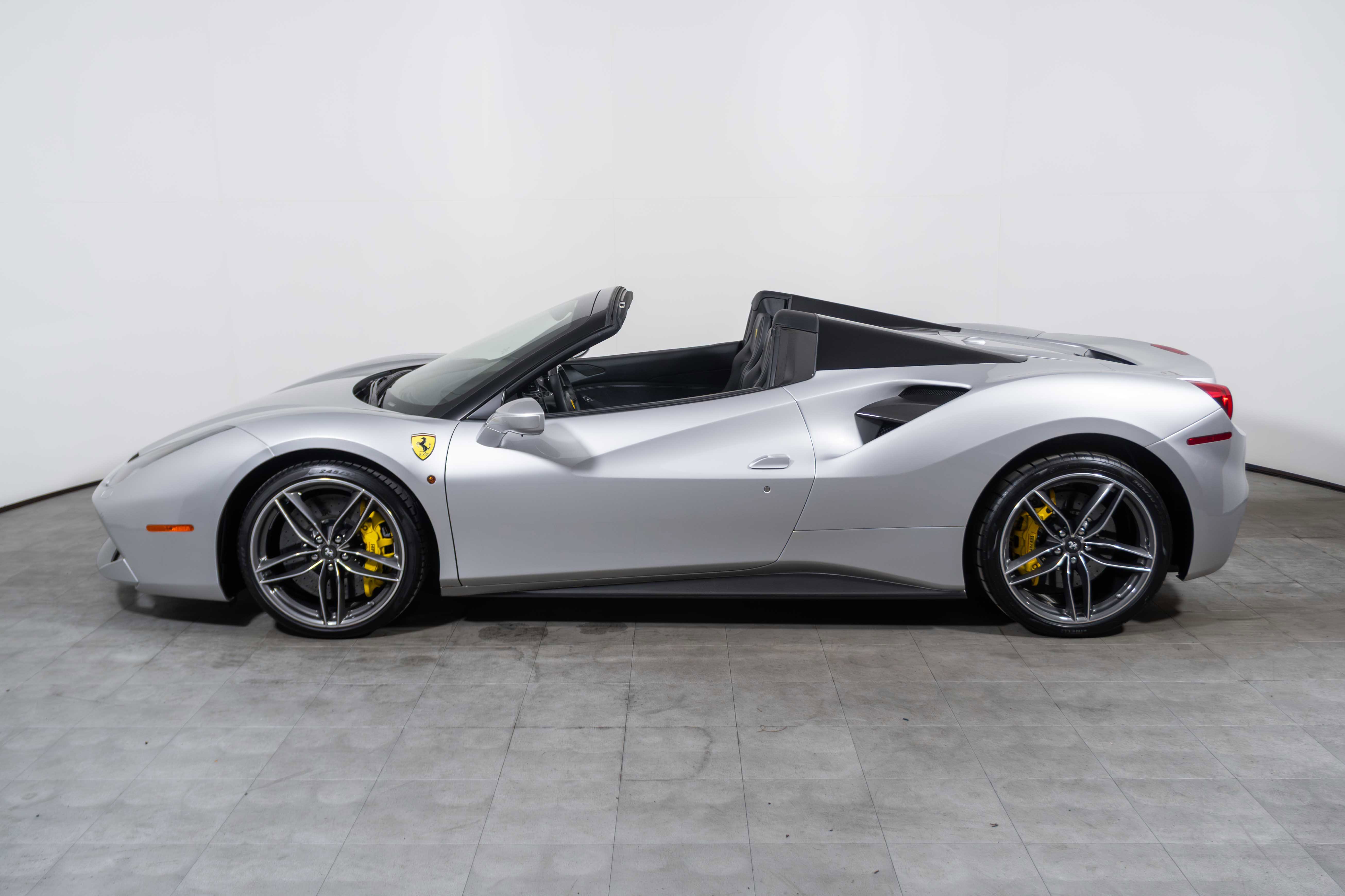 Used 2016 Ferrari 488 Spider image 5