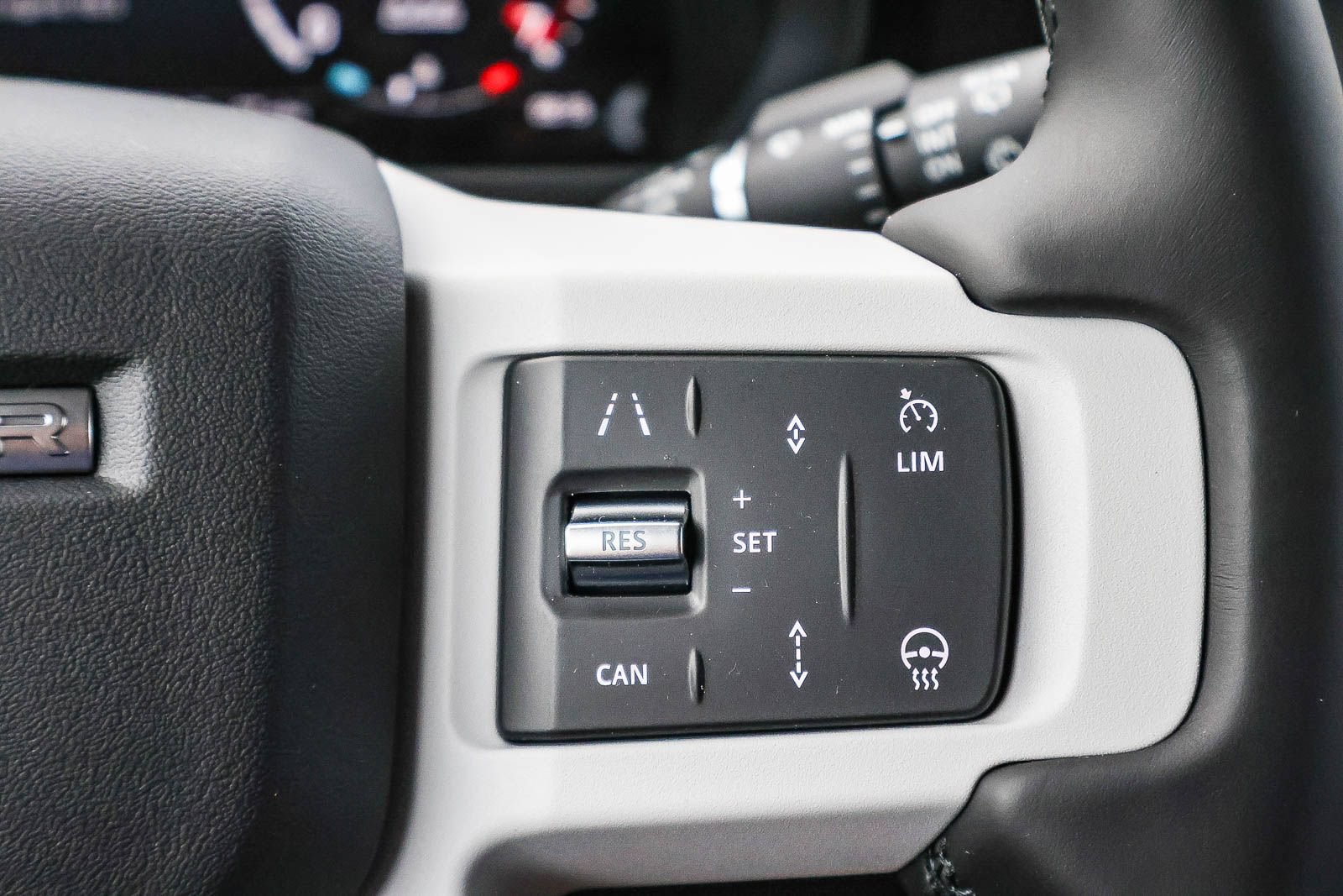 New 2026 Land Rover Defender 110 S AWD/4WD image 32