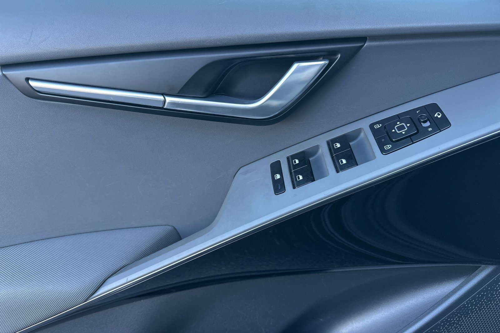 Used 2023 Kia Niro EX Touring image 15