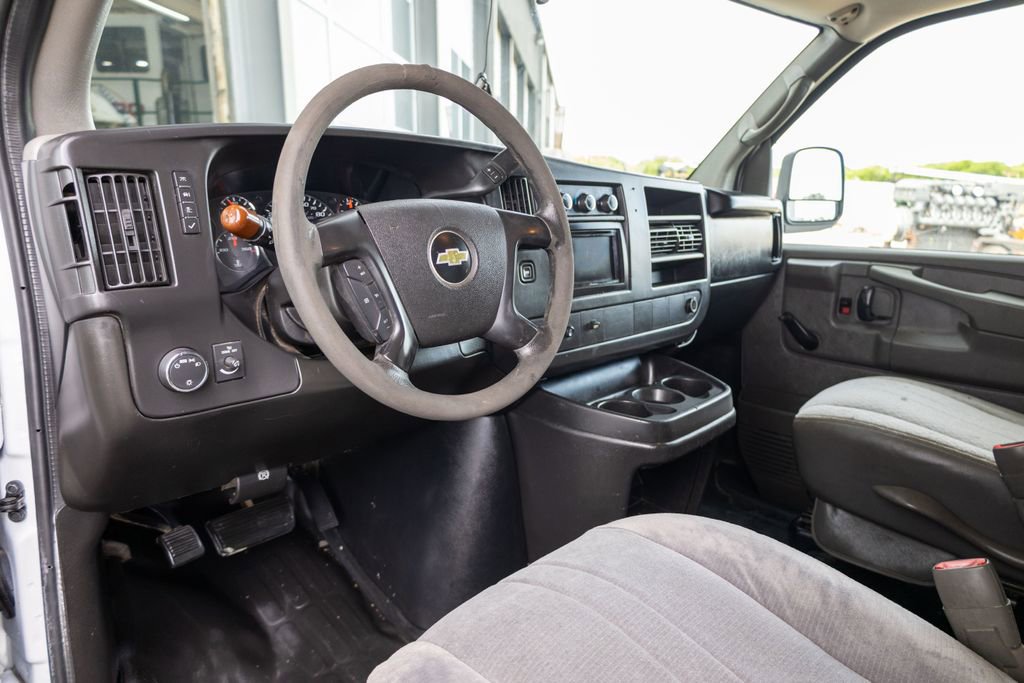 Used 2014 Chevrolet Express 3500 RWD image 9