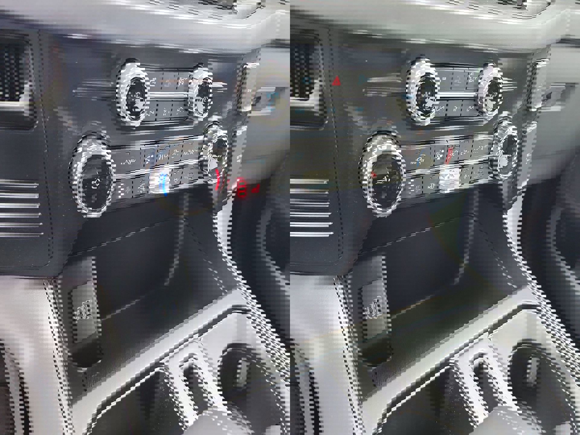 New 2025 Ford F150 Lightning XLT image 24