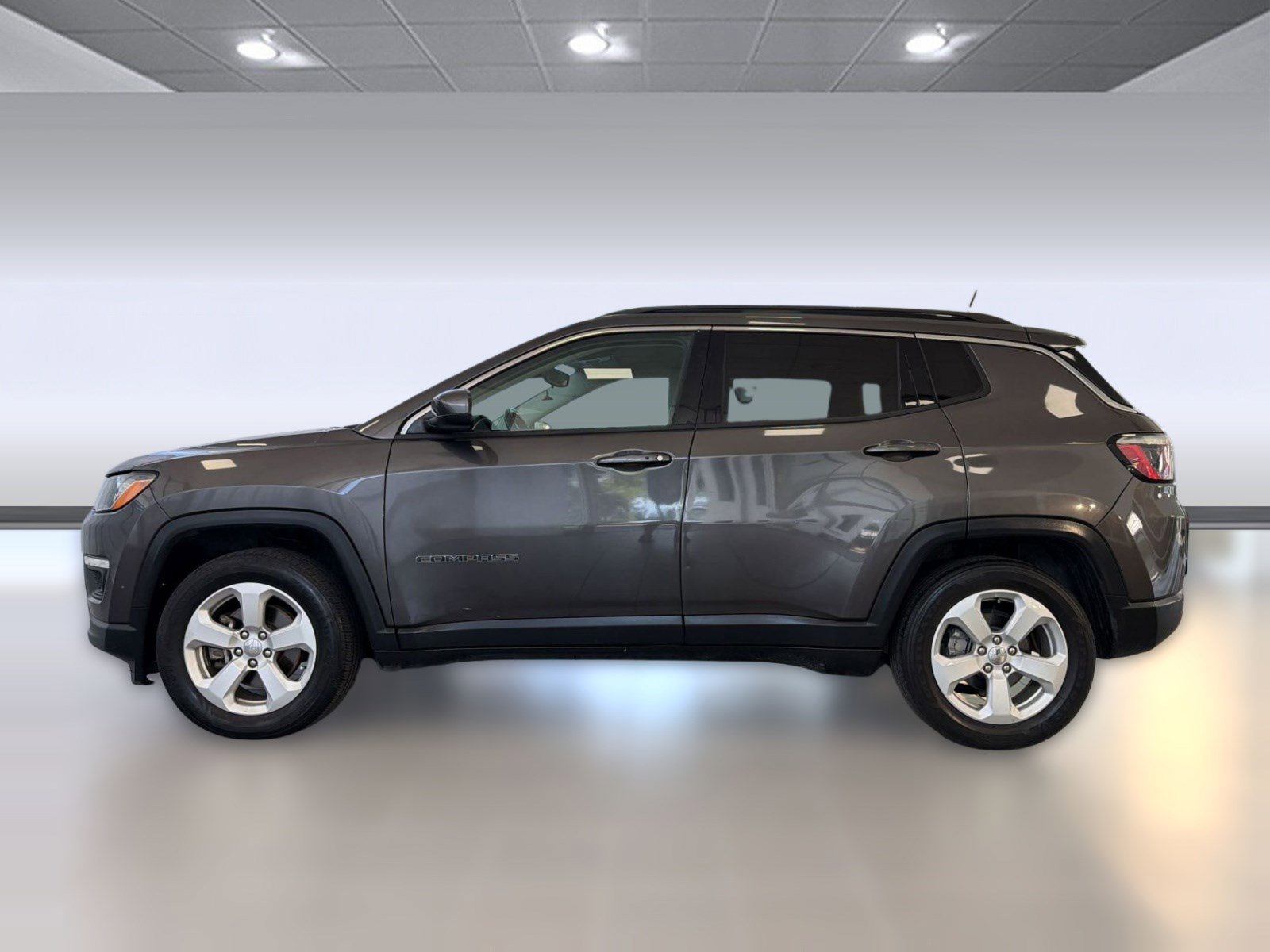 Used 2020 Jeep Compass Latitude FWD image 2