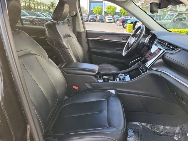 Certified 2022 Jeep Grand Cherokee L Limited AWD/4WD image 13