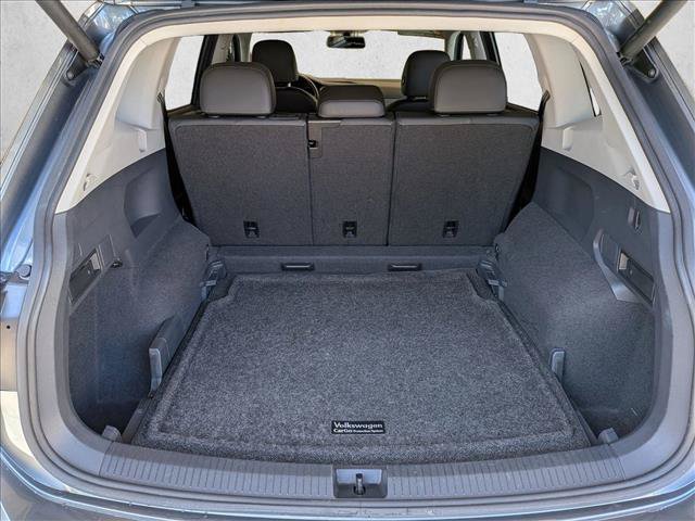 Used 2018 Volkswagen Tiguan SEL AWD/4WD image 6