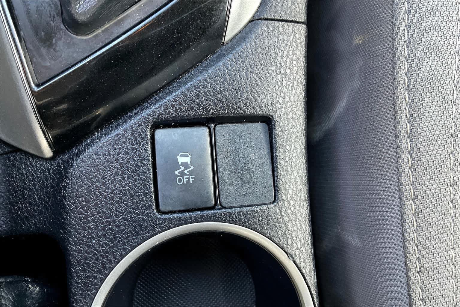 Used 2015 Toyota Corolla LE FWD image 31