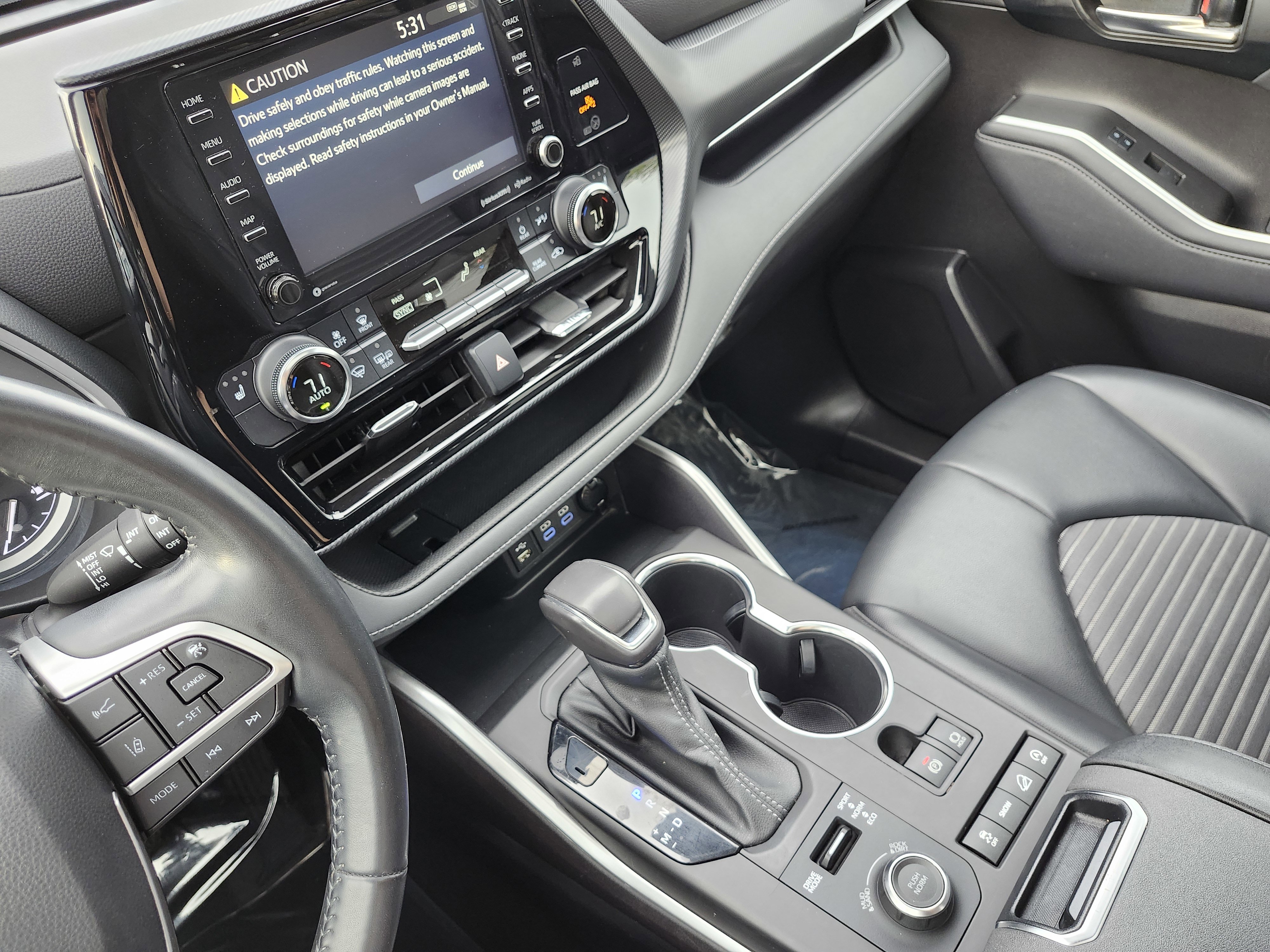 Used 2022 Toyota Highlander XSE image 35