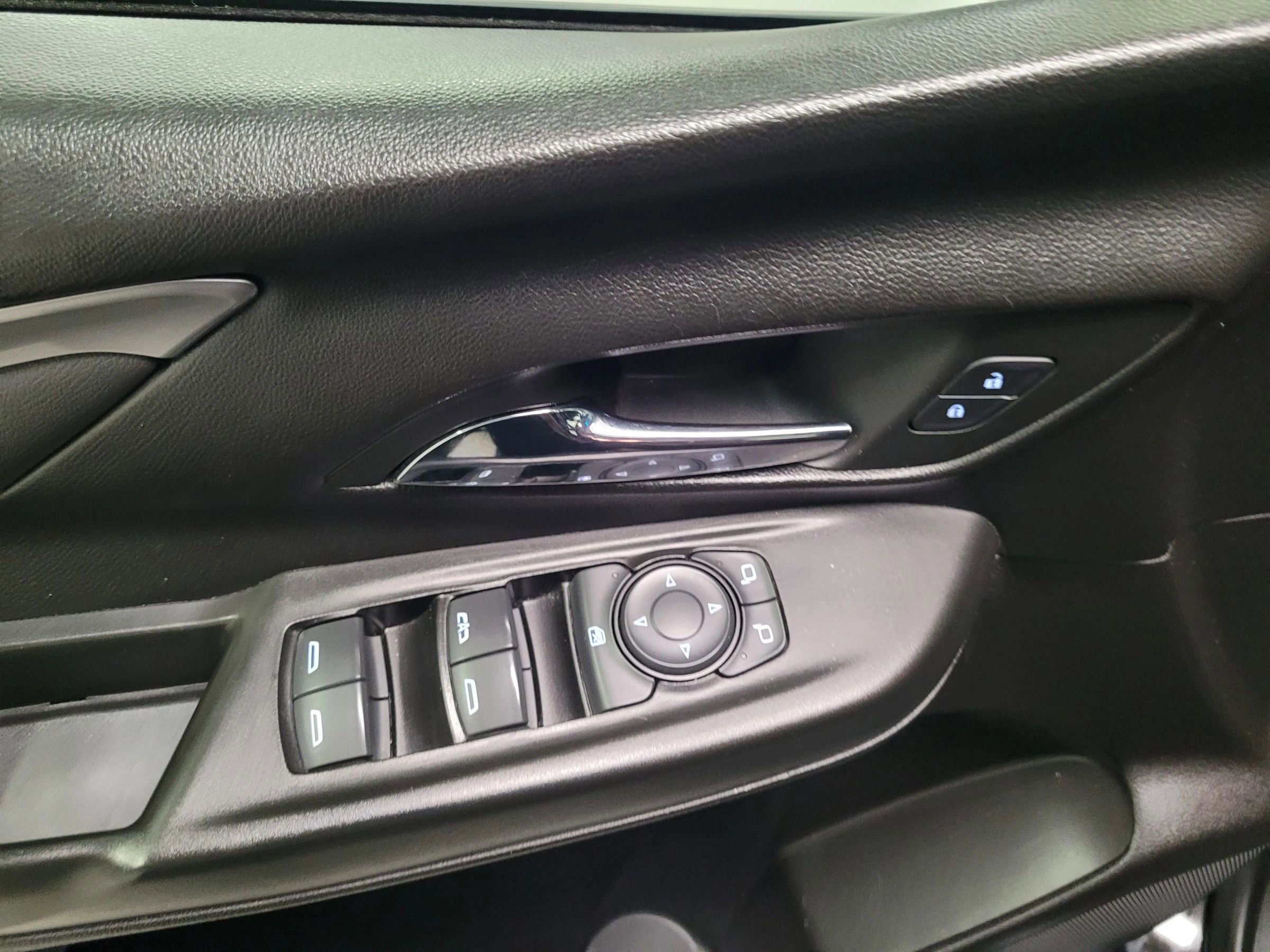 Used 2023 Chevrolet Bolt LT image 16