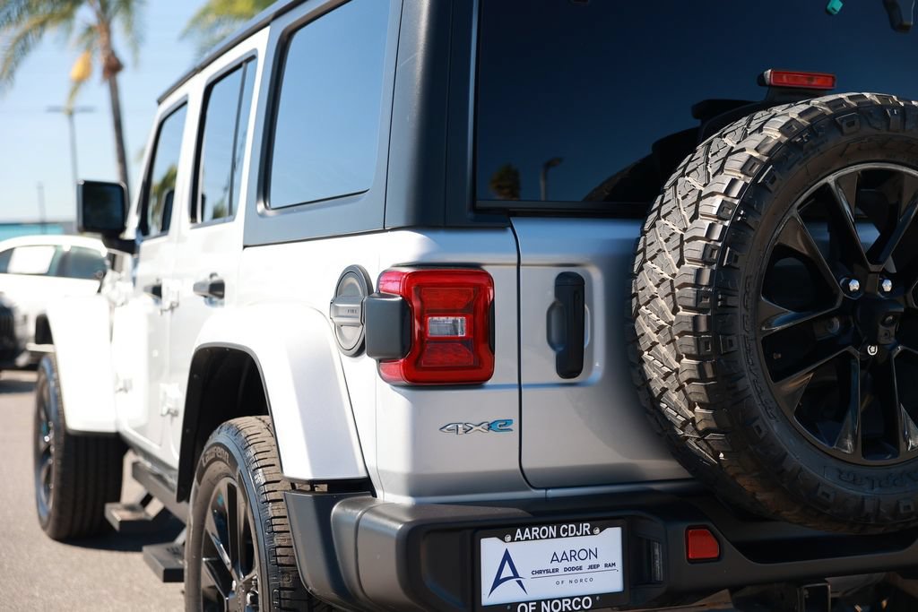 Used 2022 Jeep Wrangler Unlimited Sahara AWD/4WD image 13