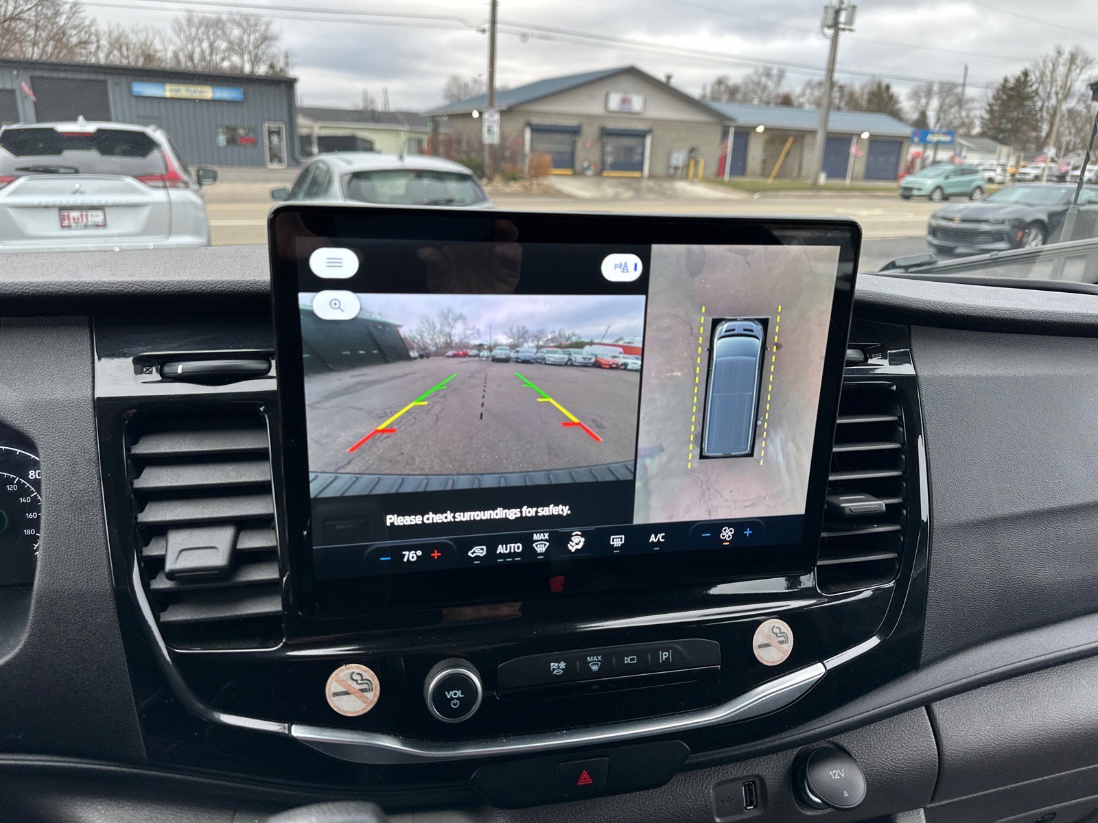 Used 2023 Ford Transit 350 XLT image 28